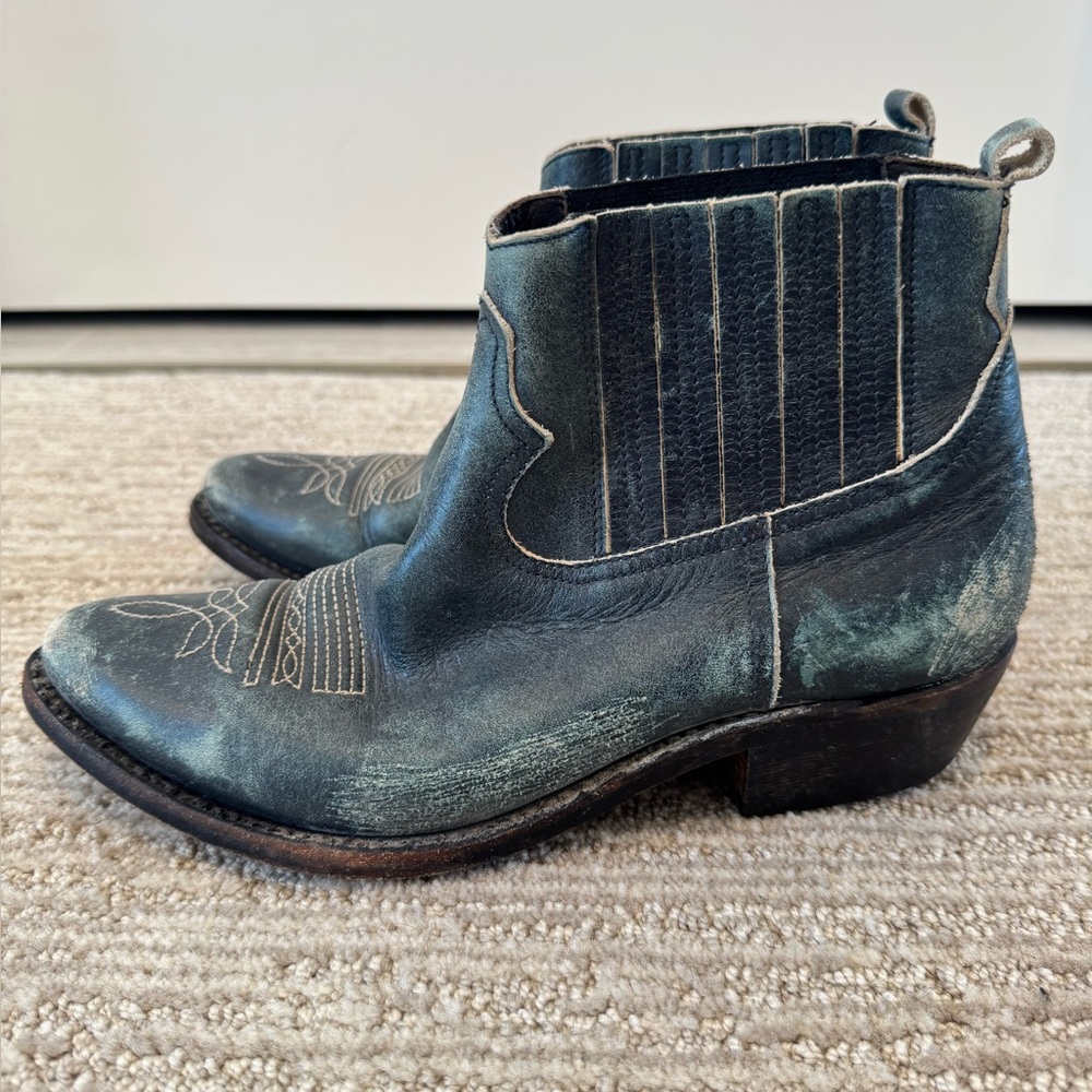 Golden Goose Boots - Picture 3 of 11